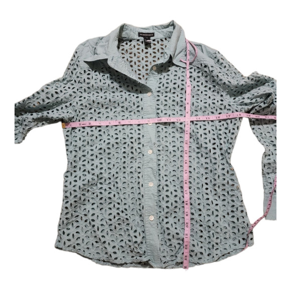 Club Monaco eyelet embroidery button down size large - Picture 4 of 5